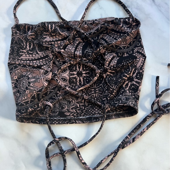 Satin two piece outfit - Picture 3 of 10